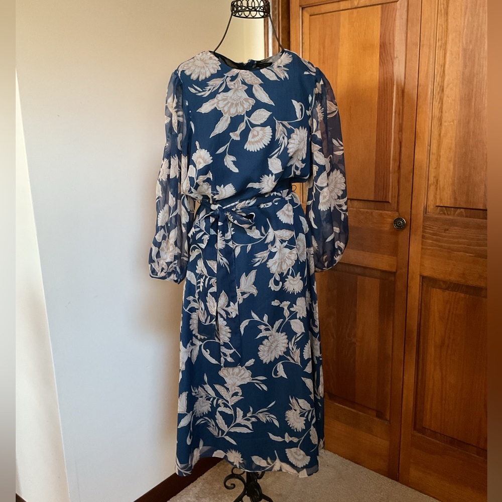 Ann Taylor Floral Midi Dress Size 6 NWT Classic Career Feminine